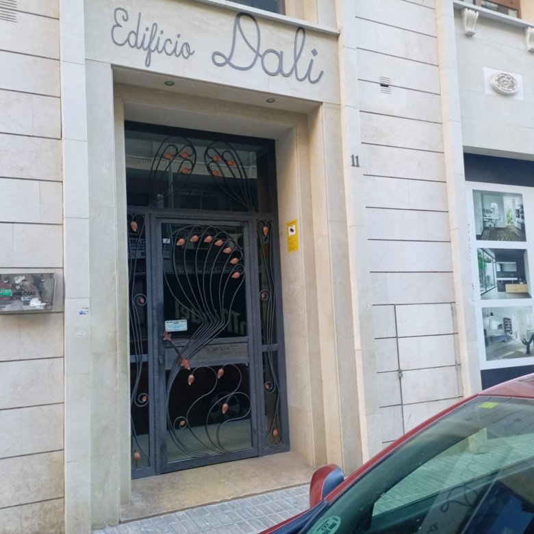 Commercial in Orihuela - Caza De Casa