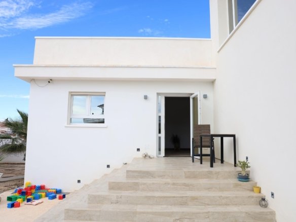 5 Bedroom 3 Bathroom Villa in Ciudad Quesada - Caza De Casa