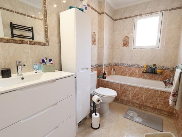 5 Bed 3 Bath Villa in San Miguel de Salinas - Caza De Casa