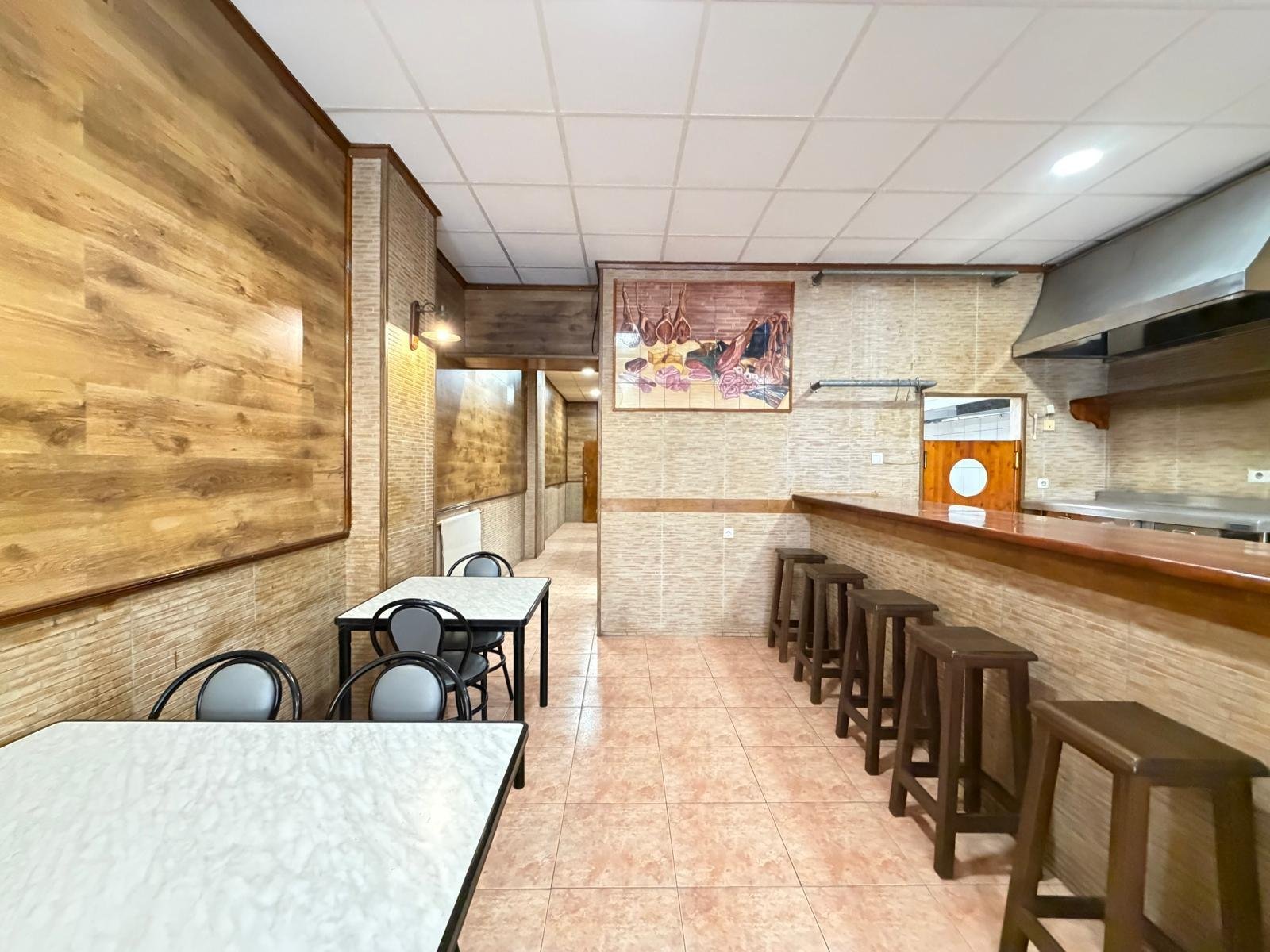 2 Bath Commercial in Torrevieja - Caza De Casa