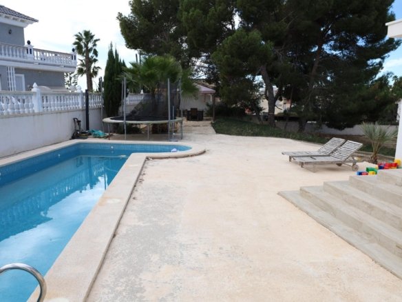 5 Bedroom 3 Bathroom Villa in Ciudad Quesada - Caza De Casa