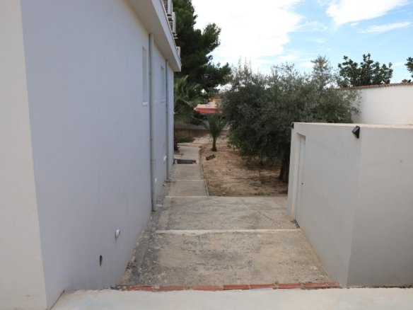 5 Bedroom 3 Bathroom Villa in Ciudad Quesada - Caza De Casa