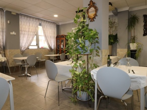 2 Bath Commercial in Torrevieja - Caza De Casa