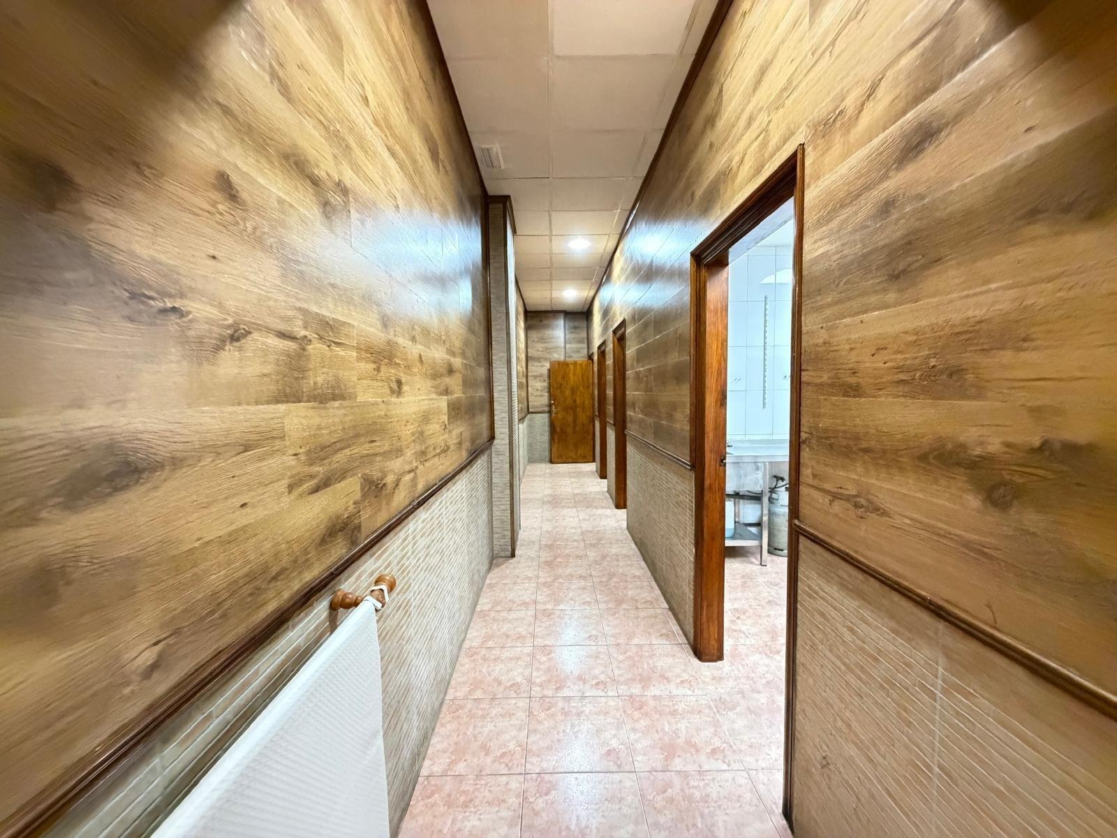 2 Bath Commercial in Torrevieja - Caza De Casa