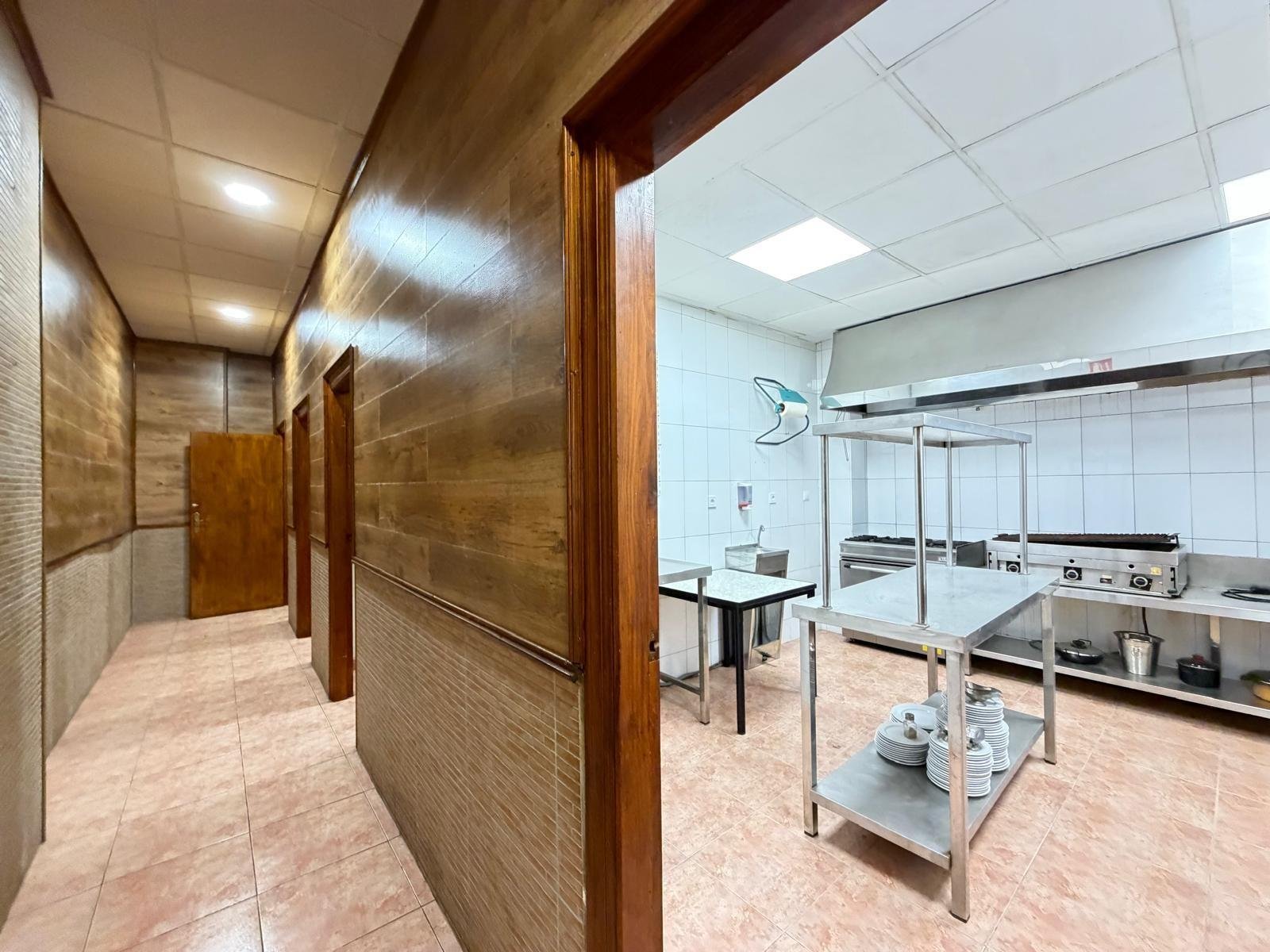 2 Bath Commercial in Torrevieja - Caza De Casa