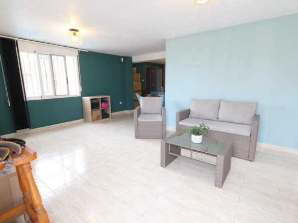 5 Bed 3 Bath Villa in San Miguel de Salinas - Caza De Casa