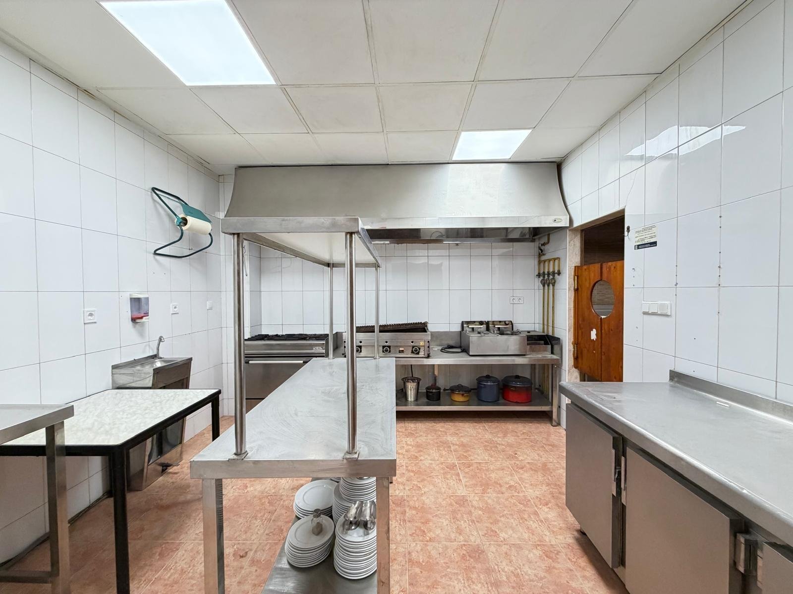 2 Bath Commercial in Torrevieja - Caza De Casa
