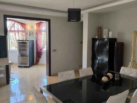 5 Bedroom 2 Bathroom Villa in Torrevieja - Caza De Casa