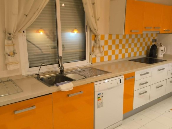 5 Bedroom 2 Bathroom Villa in Torrevieja - Caza De Casa