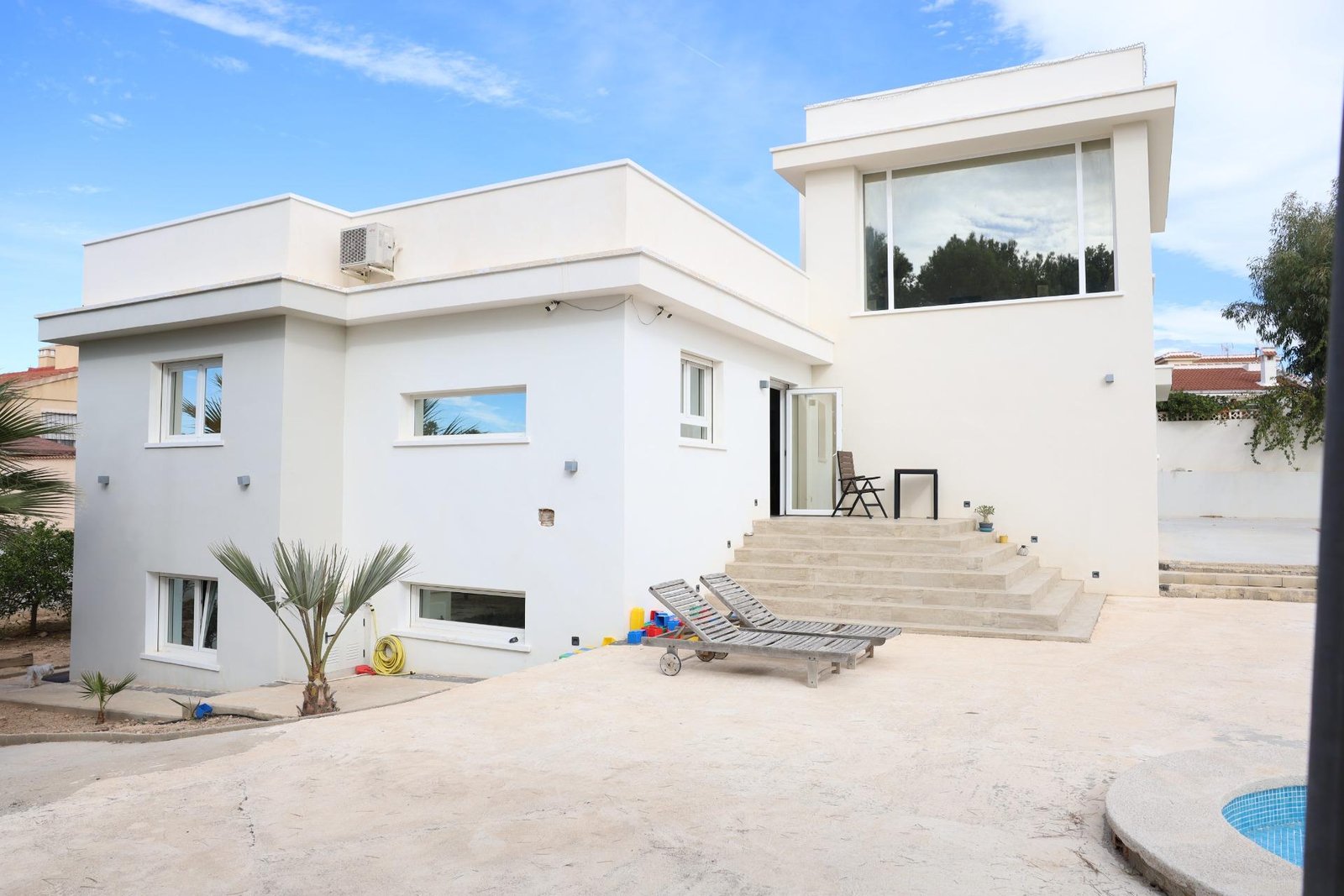 3-2 5 Bedroom 3 Bathroom Villa in Ciudad Quesada - Caza De Casa