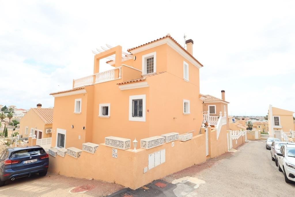 5 Bed 3 Bath Villa in San Miguel de Salinas - Caza De Casa