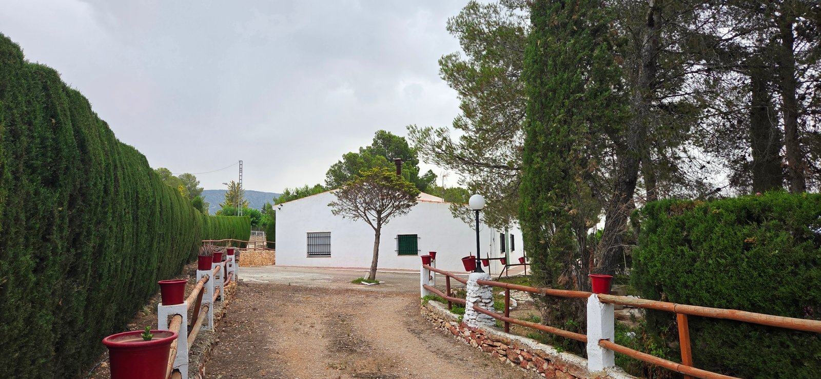 6 Bedroom 2 Bathroom Country House in Pinoso - Caza De Casa