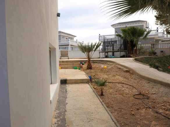 5 Bedroom 3 Bathroom Villa in Ciudad Quesada - Caza De Casa