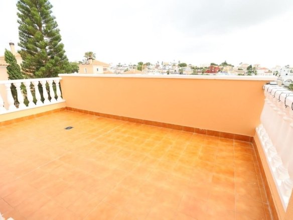 5 Bed 3 Bath Villa in San Miguel de Salinas - Caza De Casa