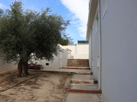 5 Bedroom 3 Bathroom Villa in Ciudad Quesada - Caza De Casa