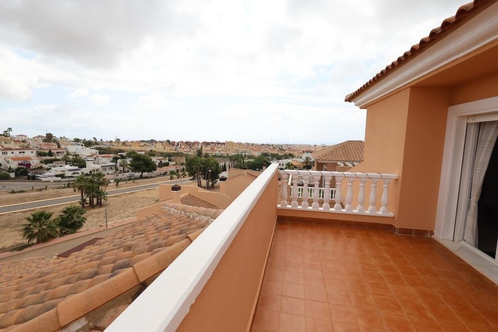 5 Bed 3 Bath Villa in San Miguel de Salinas - Caza De Casa