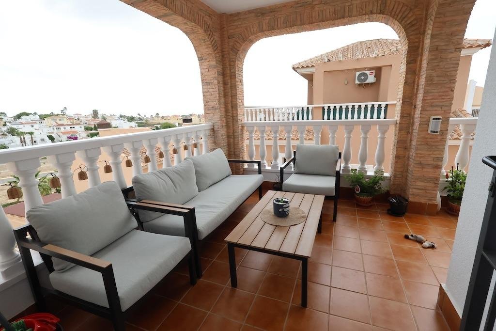 5 Bed 3 Bath Villa in San Miguel de Salinas - Caza De Casa