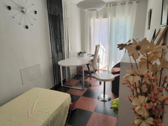 5 Bedroom 2 Bathroom Villa in Torrevieja - Caza De Casa