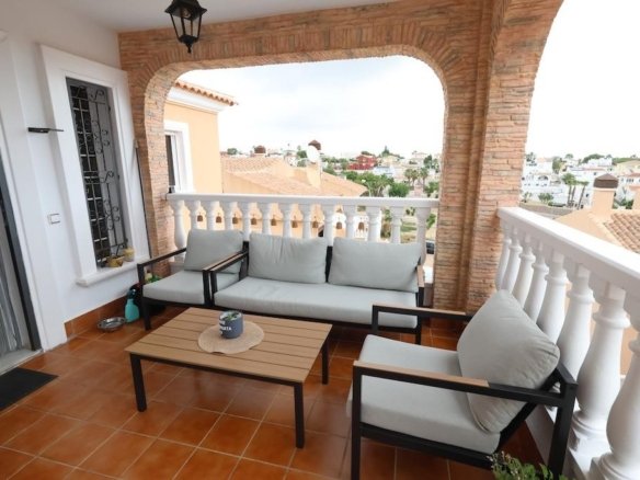 5 Bed 3 Bath Villa in San Miguel de Salinas - Caza De Casa