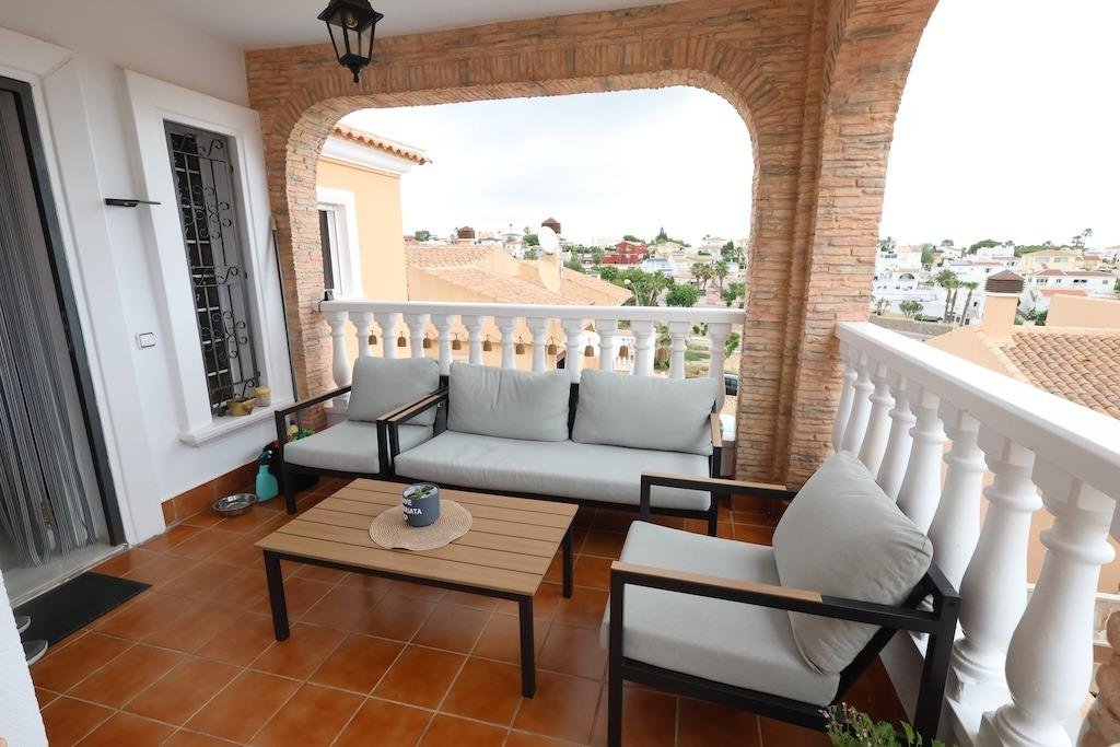 5 Bed 3 Bath Villa in San Miguel de Salinas - Caza De Casa