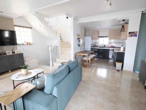 5 Bed 3 Bath Villa in San Miguel de Salinas - Caza De Casa