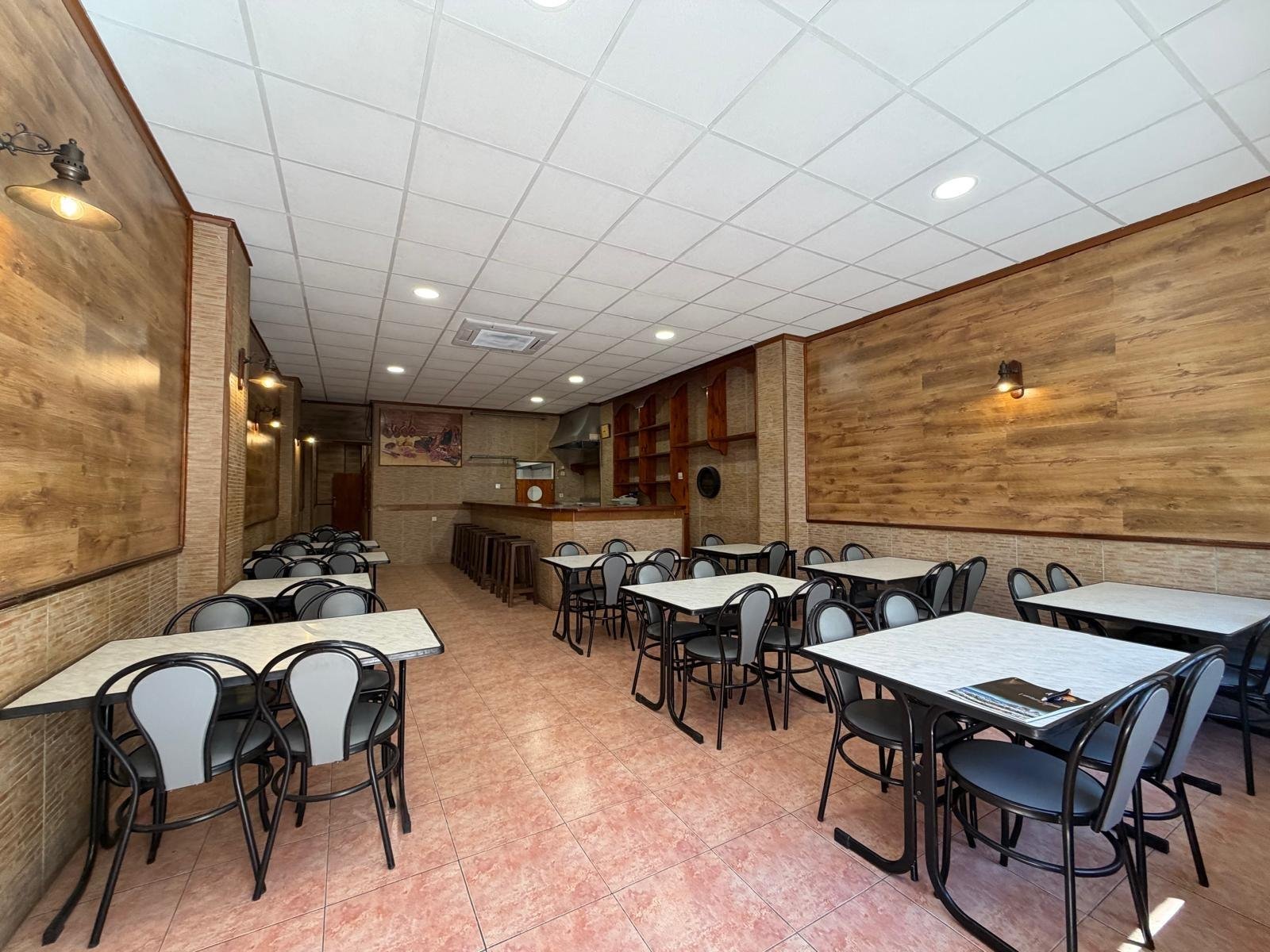 2 Bath Commercial in Torrevieja - Caza De Casa