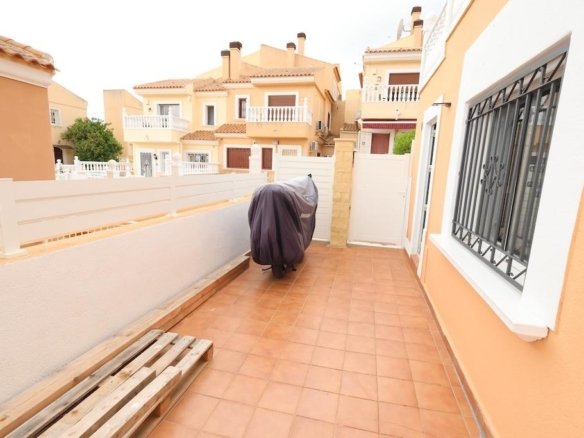 5 Bed 3 Bath Villa in San Miguel de Salinas - Caza De Casa