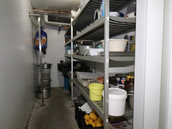 2 Bath Commercial in Torrevieja - Caza De Casa