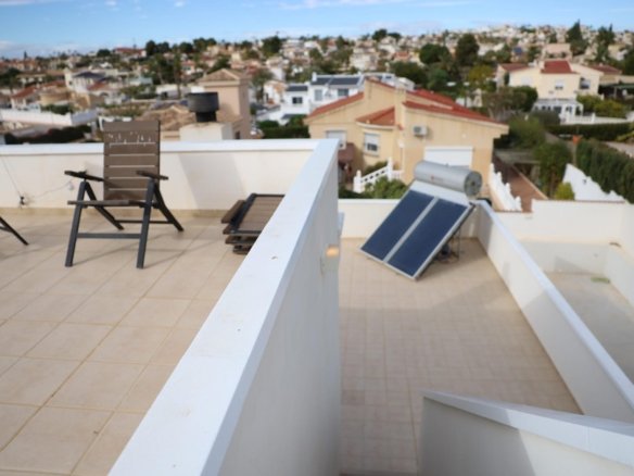5 Bedroom 3 Bathroom Villa in Ciudad Quesada - Caza De Casa