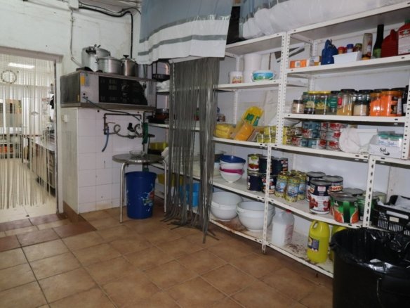 2 Bath Commercial in Torrevieja - Caza De Casa