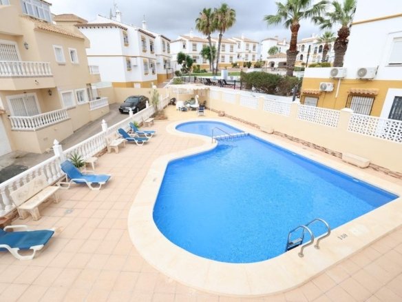 5 Bed 3 Bath Villa in San Miguel de Salinas - Caza De Casa