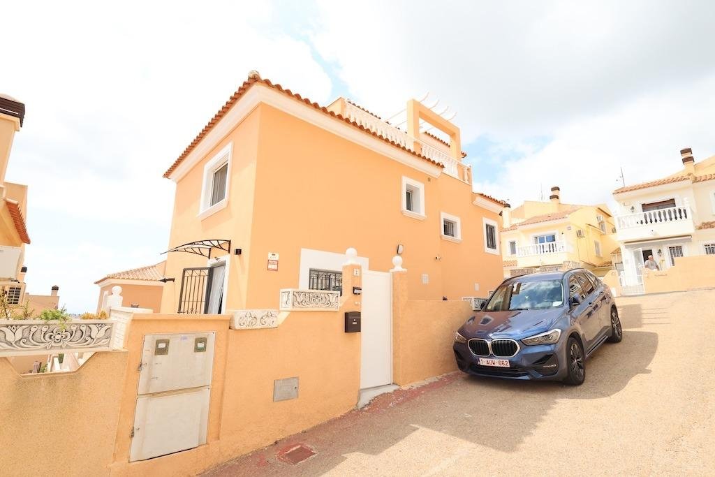 5 Bed 3 Bath Villa in San Miguel de Salinas - Caza De Casa