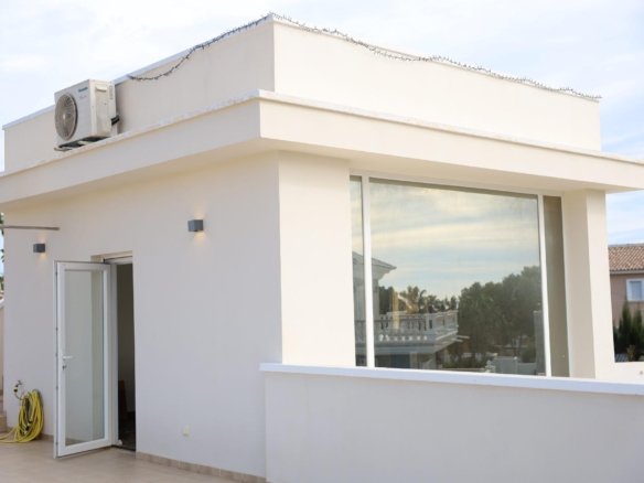 5 Bedroom 3 Bathroom Villa in Ciudad Quesada - Caza De Casa