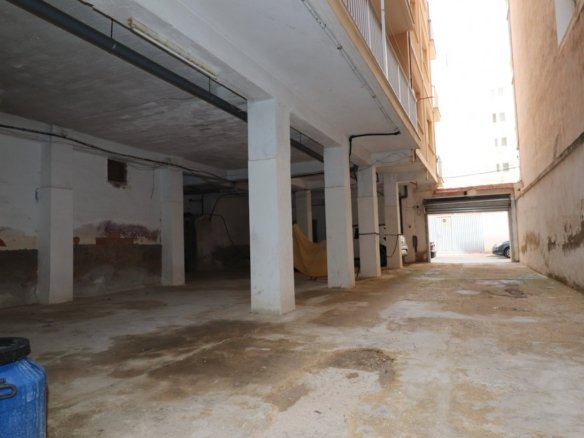 2 Bath Commercial in Torrevieja - Caza De Casa