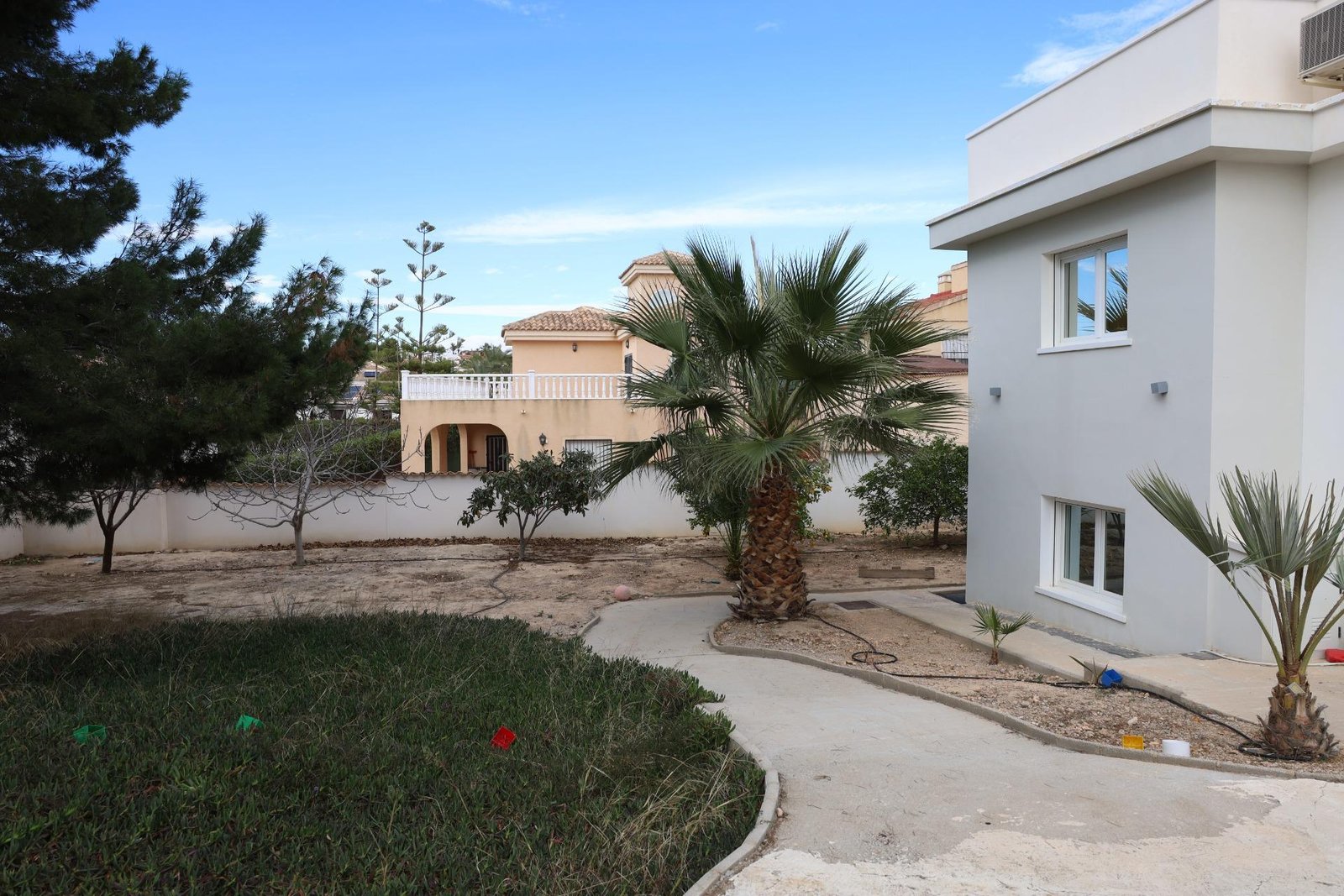 3-4 5 Bedroom 3 Bathroom Villa in Ciudad Quesada - Caza De Casa