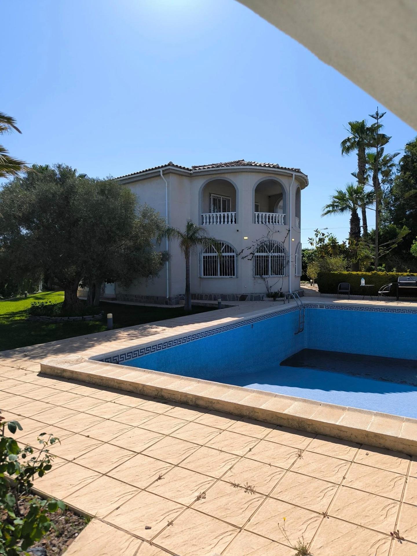 3-4 5 Bedroom 2 Bathroom Villa in Torrevieja - Caza De Casa
