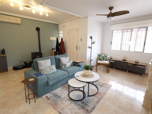 5 Bed 3 Bath Villa in San Miguel de Salinas - Caza De Casa