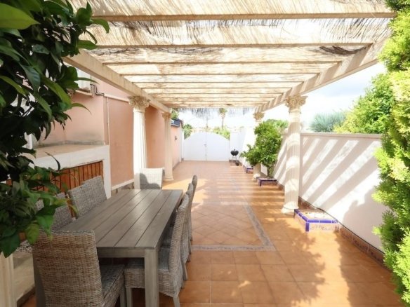 Commercial in Orihuela - Caza De Casa