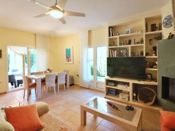 3 Bedroom 2 Bathroom Villa in Oliva - Caza De Casa