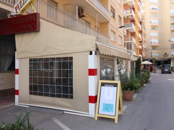 2 Bath Commercial in Torrevieja - Caza De Casa
