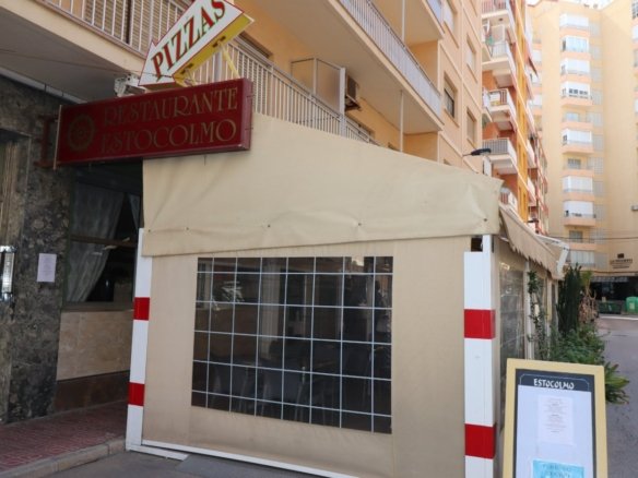 2 Bath Commercial in Torrevieja - Caza De Casa