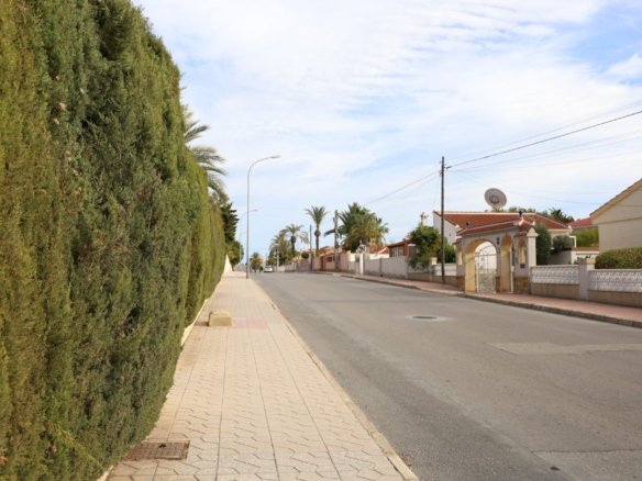5 Bedroom 3 Bathroom Villa in Ciudad Quesada - Caza De Casa