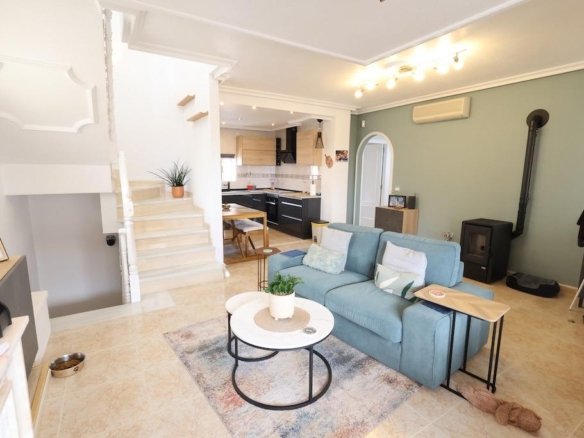 5 Bed 3 Bath Villa in San Miguel de Salinas - Caza De Casa