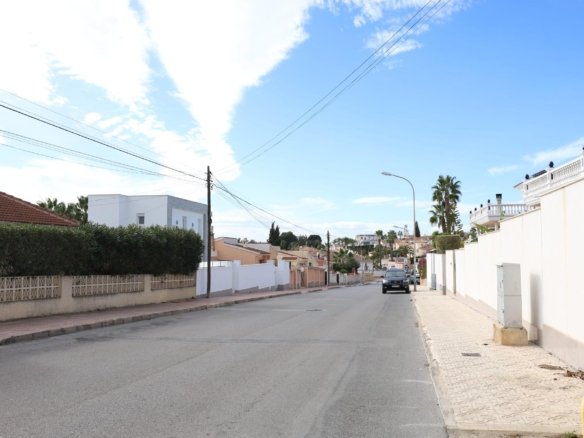 5 Bedroom 3 Bathroom Villa in Ciudad Quesada - Caza De Casa