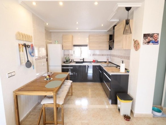 5 Bed 3 Bath Villa in San Miguel de Salinas - Caza De Casa