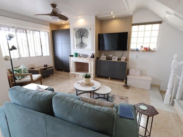 5 Bed 3 Bath Villa in San Miguel de Salinas - Caza De Casa