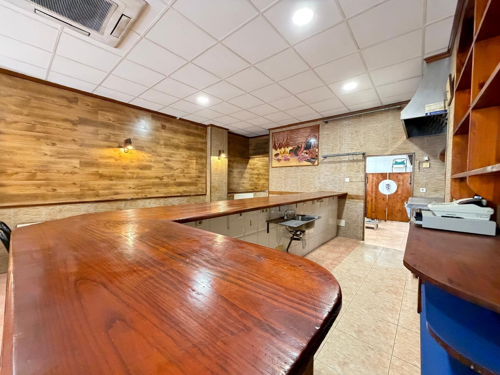 2 Bath Commercial in Torrevieja - Caza De Casa