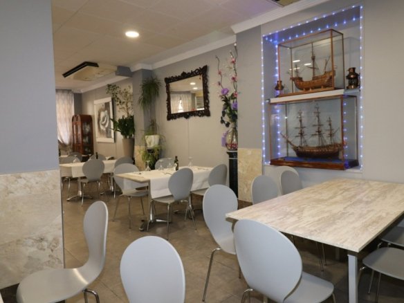 2 Bath Commercial in Torrevieja - Caza De Casa