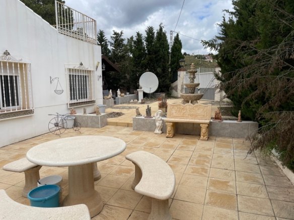 4 Bedroom 1 Bathroom Villa in Aledo - Caza De Casa