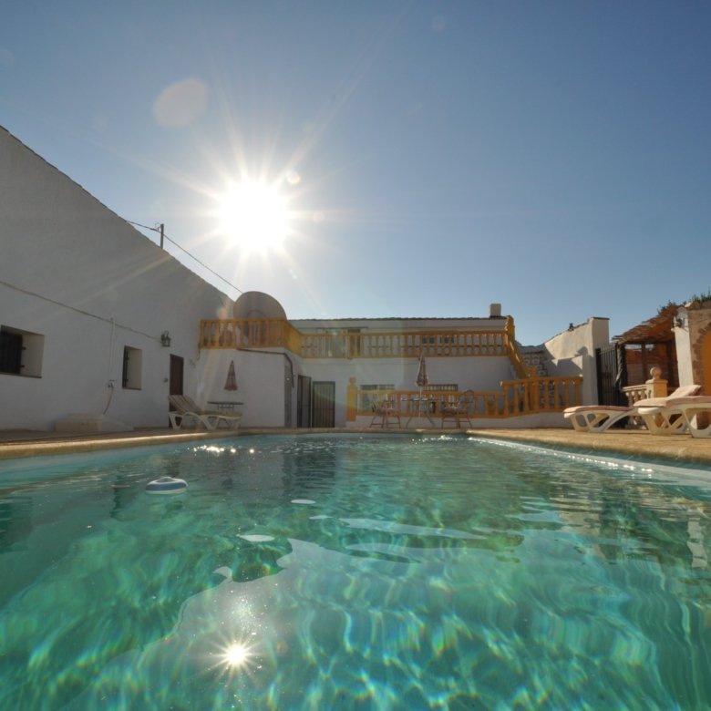 8 Bedroom 4 Bathroom Country House in Pinoso - Caza De Casa